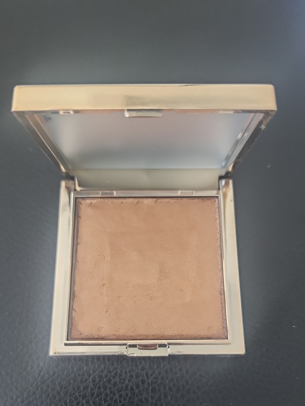 ICONIC London Pressed Powder Compact - Beige Brown Finish